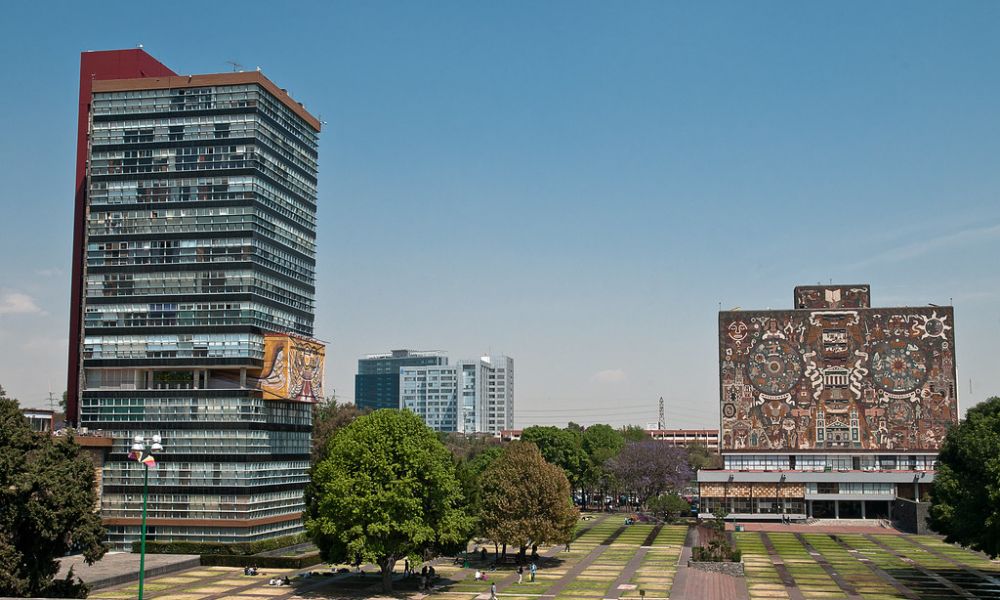 Tour Tour paseo en trajineras en Xochimilco, Barrio de Coyoacán y CU. Vista del campus central de Ciudad Universitaria. © https://www.flickr.com/photos/eneas/