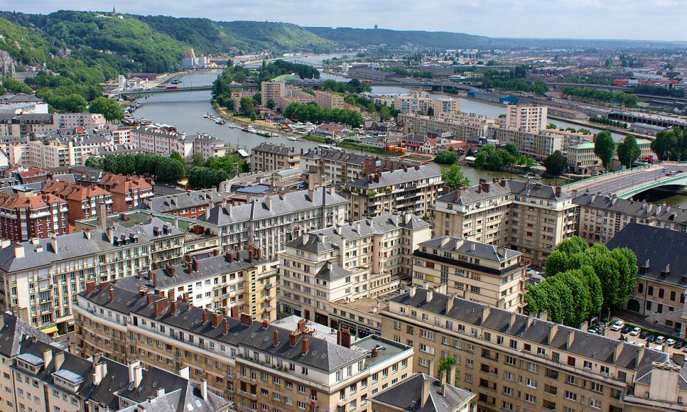 Tour Gran Crucero por el río Sena (Francia). Rouen fue el teatro del martirio de Juana de Arco condenada y quemada en la hoguera