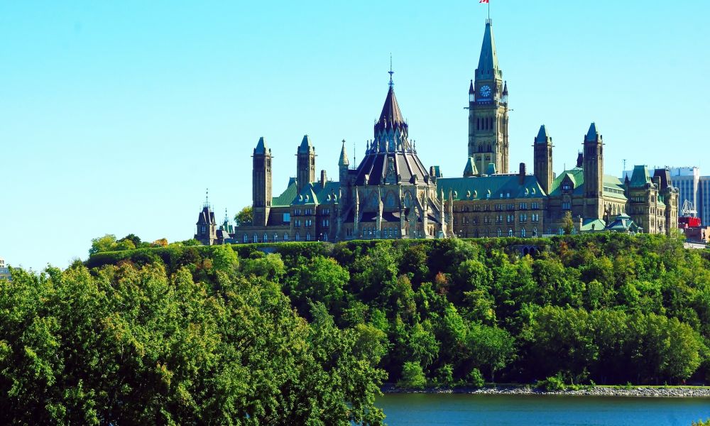 Tour Descubriendo Canadá. Imperdible La Colina del Parlamento de Canadá en Ottawa
