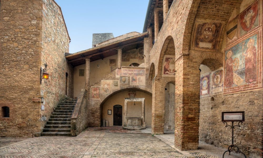 Tour Tour Italia cultural: Roma, Toscana y Cinque Terre. San Gimignano, una pequeña ciudad que se ha mantenido intacta a través de los siglos