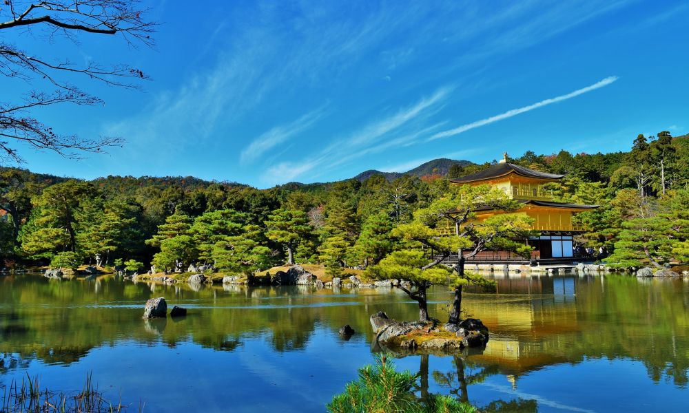 Tour Paquete Tour a Japón + Avión + Hotel. El Kinkakuji o El Pabellón Dorado es el templo imperdible durante tu visita en Kioto
