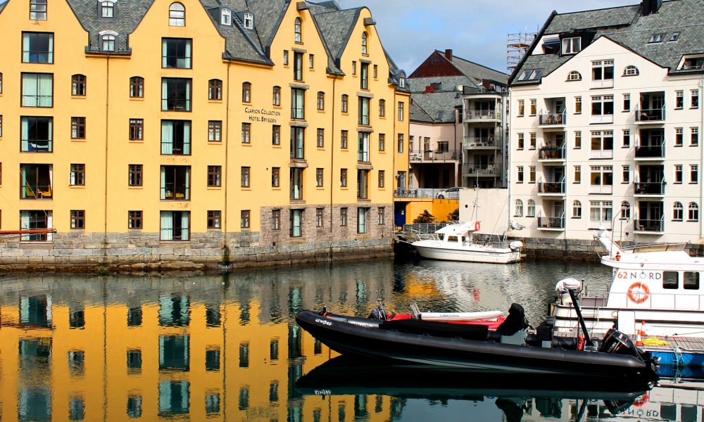 Tour Bellezas de Noruega. Alesund es conocida por su arquitectura de estilo Art Noveau