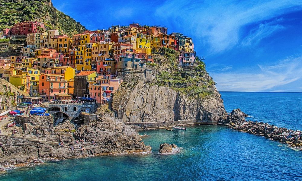 Tour Tour Italia cultural: Roma, Toscana y Cinque Terre. Visita Cinque Terre que ofrece increíbles vistas panorámicas del mar